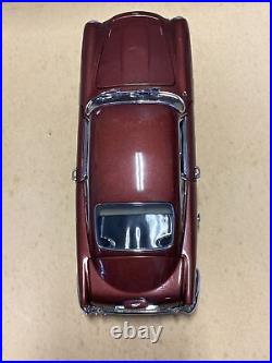 1964 Aston Martin DB5 Danbury Mint 1/25 Die Cast James Bond car