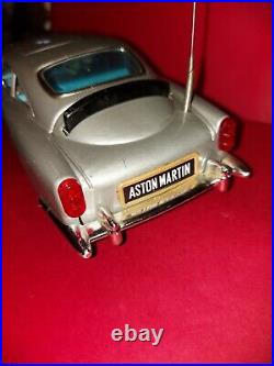1965 Gilbert James Bond Aston Martin Tin Bateria OP Japão