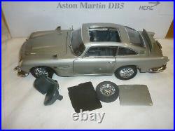 A Danbury mint scale model of James Bond Aston Martin DB5 Goldfinger
