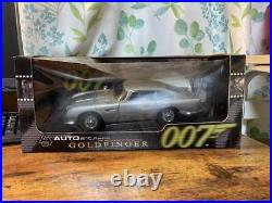 AUTOart 007 Goldfinger Bond Car Aston Martin 1/18