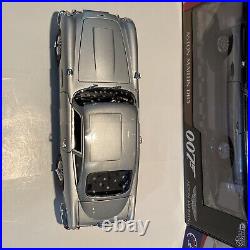 Aston Martin DB5 Damage with Bullet Holes Limited (James Bond 007) 1/18 Scale