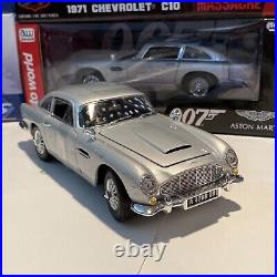 Aston Martin DB5 Damage with Bullet Holes Limited (James Bond 007) 1/18 Scale
