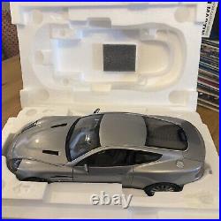 Aston Martin V12 Vanquish 007 Bond Car Silver 1/12 Kyosho Die-cast 08603S MINT