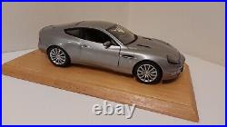 Aston Martin V12 Vanquish Silver 1/12 Kyosho 007 James Bond Car