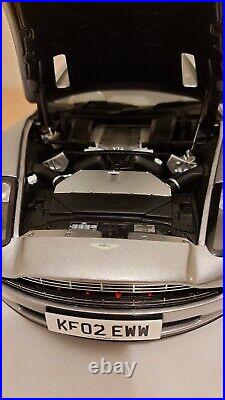 Aston Martin V12 Vanquish Silver 1/12 Kyosho Die-cast 007 Bond Car 08603S 2003