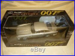 AutoArt James Bond's Aston Martin DB5 GOLDFINGER Boxed