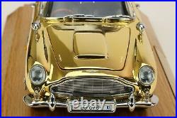 Cert No. 46 -Danbury Mint JAMES BOND 007 Aston Martin DB5 1/24 Model Car & Case