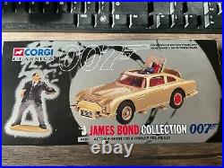 Corgi Classics 04201 James Bond Aston Martin Db5 Gold And Oddjob Figure 1997