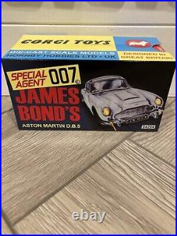 Corgi James Bond 007 Aston Martin DB5 CC04204 Gold Version