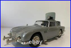 Corgi James Bond 007 Aston Martin Goldfinger DB5 With Chrome Tyre Slashers Rare