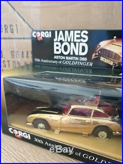 Corgi James Bond Aston Martin Db5 12x Car Full Trade Box