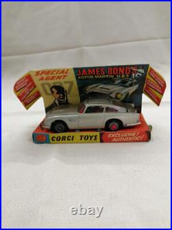 Corgi Toys James Bond Aston Martin D. B. 5 Minicar