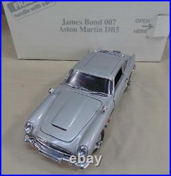 DANBURY MINT 1964 ASTON MARTIN 007 DB5 JAMES BOND 1/24 SCALE DIECAST CAR WithBOX