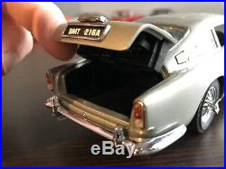 Danbury Mint 1964 Aston Martin DB5 James Bond Edition Goldfinger 124 Diecast
