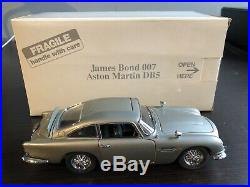 Danbury Mint 1964 Aston Martin DB5 James Bond Edition Goldfinger 124 Diecast