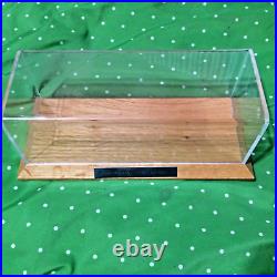 Danbury Mint Aston Martin 007 wood display case used n excellent condition RARE