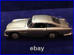 Danbury Mint James Bond 007 1964 Aston Martin DB5 model. Limited Edition
