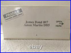 Danbury Mint James Bond 007 Aston Martin DB5 124 Box And Papers