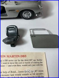 Danbury Mint James Bond 007 Aston Martin DB5 Diecast Car 124
