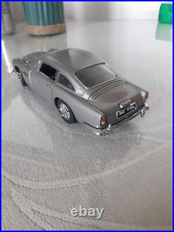 Danbury Mint James Bond 007 Aston Martin DB5 Silver Birch