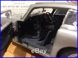 Danbury Mint James Bond Aston Martin DB5 Goldfinger Spy Car 124 + Display Case