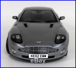 Franklin/danbury mint 112 james bond 007 Aston Martin Vanquish in case Kyosho