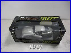 G211 Autoart 1/18 Aston Martin DB5 Silver 007 James Bond Goldfinger 70020