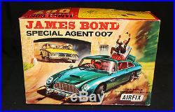 James Bond 007 Aston Martin Goldfinger Airfix 1/24 Scale Model Kit (NM) 1965