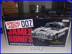 James Bond 007 Corgi Classic Gold Aston Martin DB5 04206 Limited Edition 5000