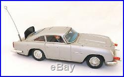 Vintage 1965 Gilbert Toys James Bond Batt-Op Aston Martin Goldfinger